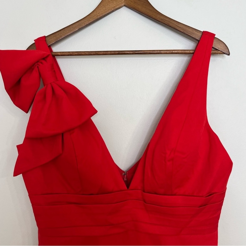 Mac Duggal Bow V-Neck A-Line Gown - Picture 6 of 11